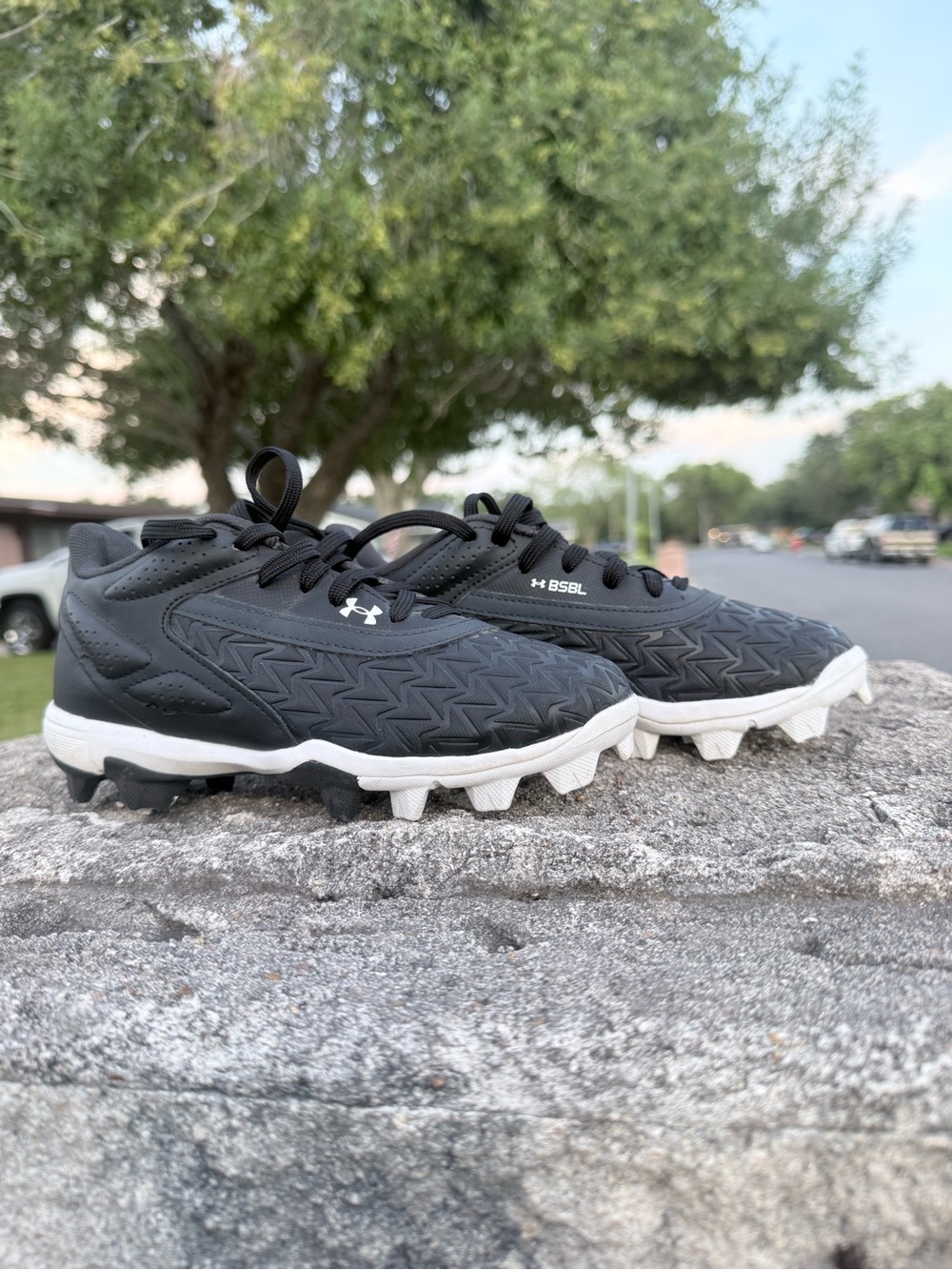 Under Armour Kids Black and White Baseball Cleats